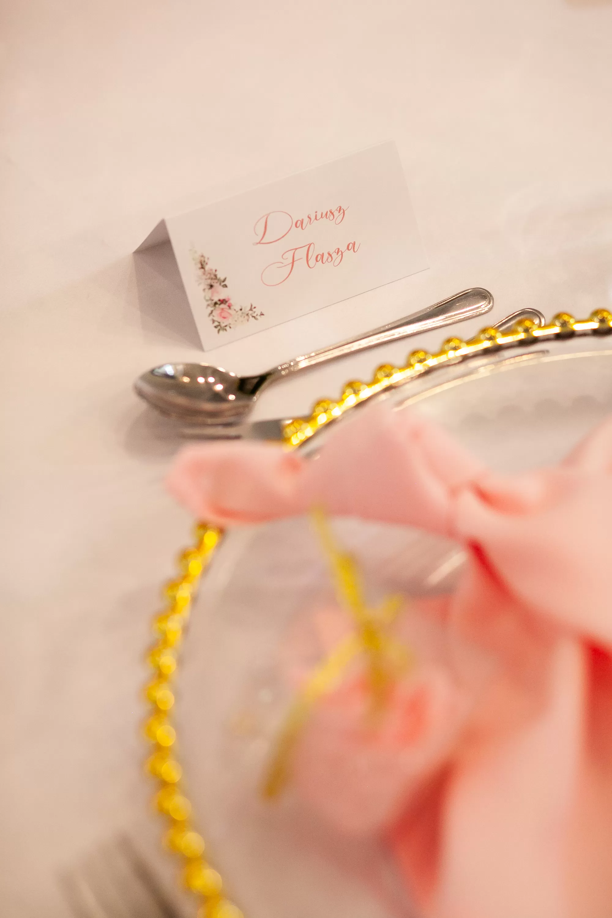 wesele klaudii i kamila u stóp wiśnickiego zamku kmitów i lubomirskich w wiśniczu wesele kraków bochnia małopolska wedding day wedding inspiration ślubne inspiracje wesele marzeń szukam sali na wesele szukam miejsca na wesele sala weselna z noclegami szukam ogrodu na ślub w plenerzze gdzie wesele gdzie ślub ślub cywilny wyjątkowe miejsca na ślub wymarzone wesele szukam dobrej sali jakie ceny wesela Fot: Antonina Bukowska Fotografia