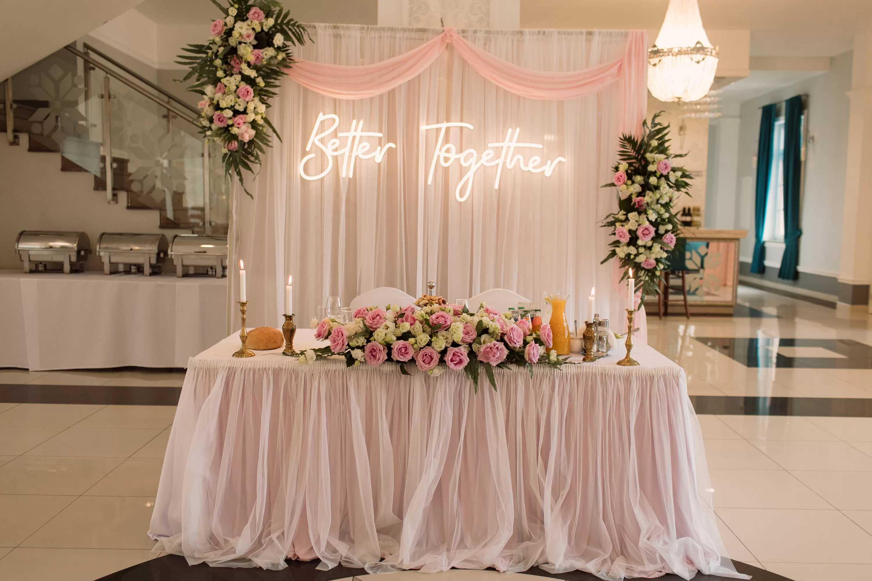 wesele klaudii i kamila u stóp wiśnickiego zamku kmitów i lubomirskich w wiśniczu wesele kraków bochnia małopolska wedding day wedding inspiration ślubne inspiracje wesele marzeń szukam sali na wesele szukam miejsca na wesele sala weselna z noclegami szukam ogrodu na ślub w plenerzze gdzie wesele gdzie ślub ślub cywilny wyjątkowe miejsca na ślub wymarzone wesele szukam dobrej sali jakie ceny wesela Fot: Antonina Bukowska Fotografia